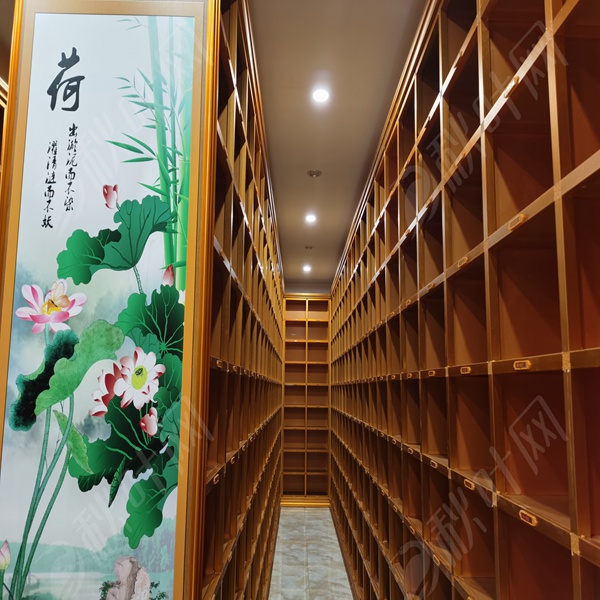 华人怀思堂室内高端壁葬